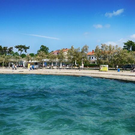 Beautiful Apartments First Row To The Sea Porec Exterior photo