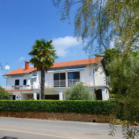 Beautiful Apartments First Row To The Sea Porec Exterior photo